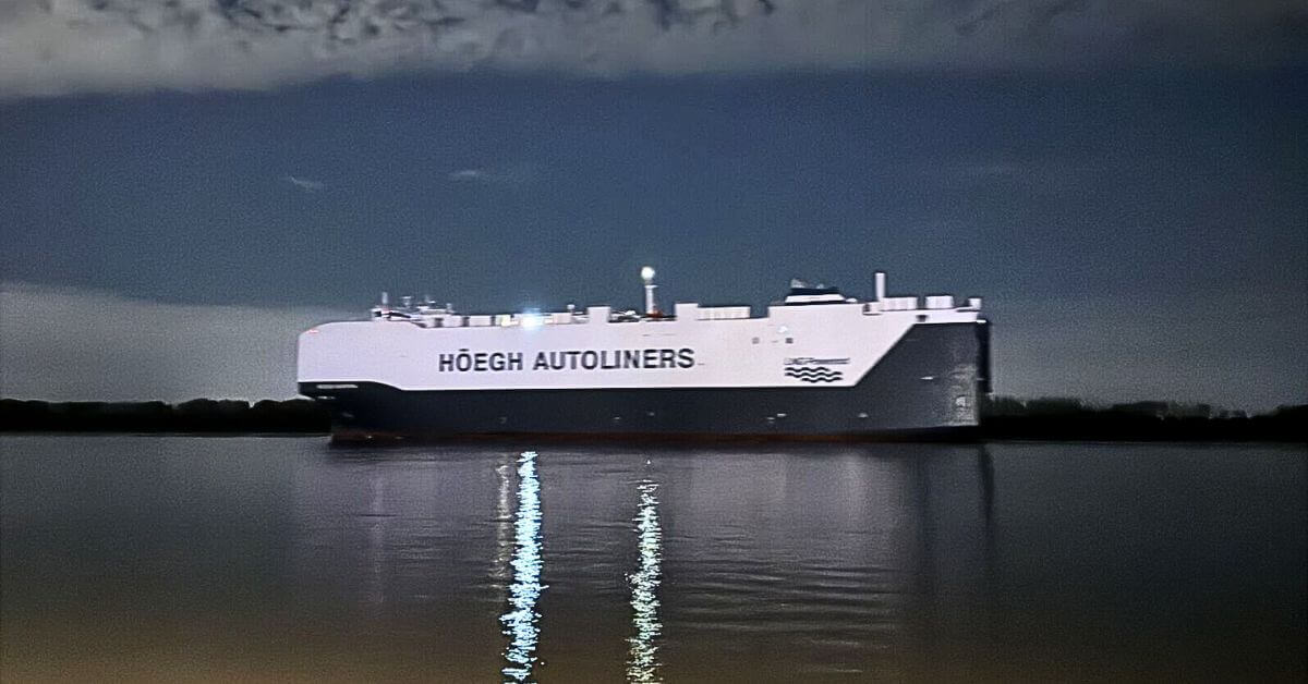 World’s Biggest & Most Eco-Friendly Car Carrier Calls Germany’s Hamburg Port