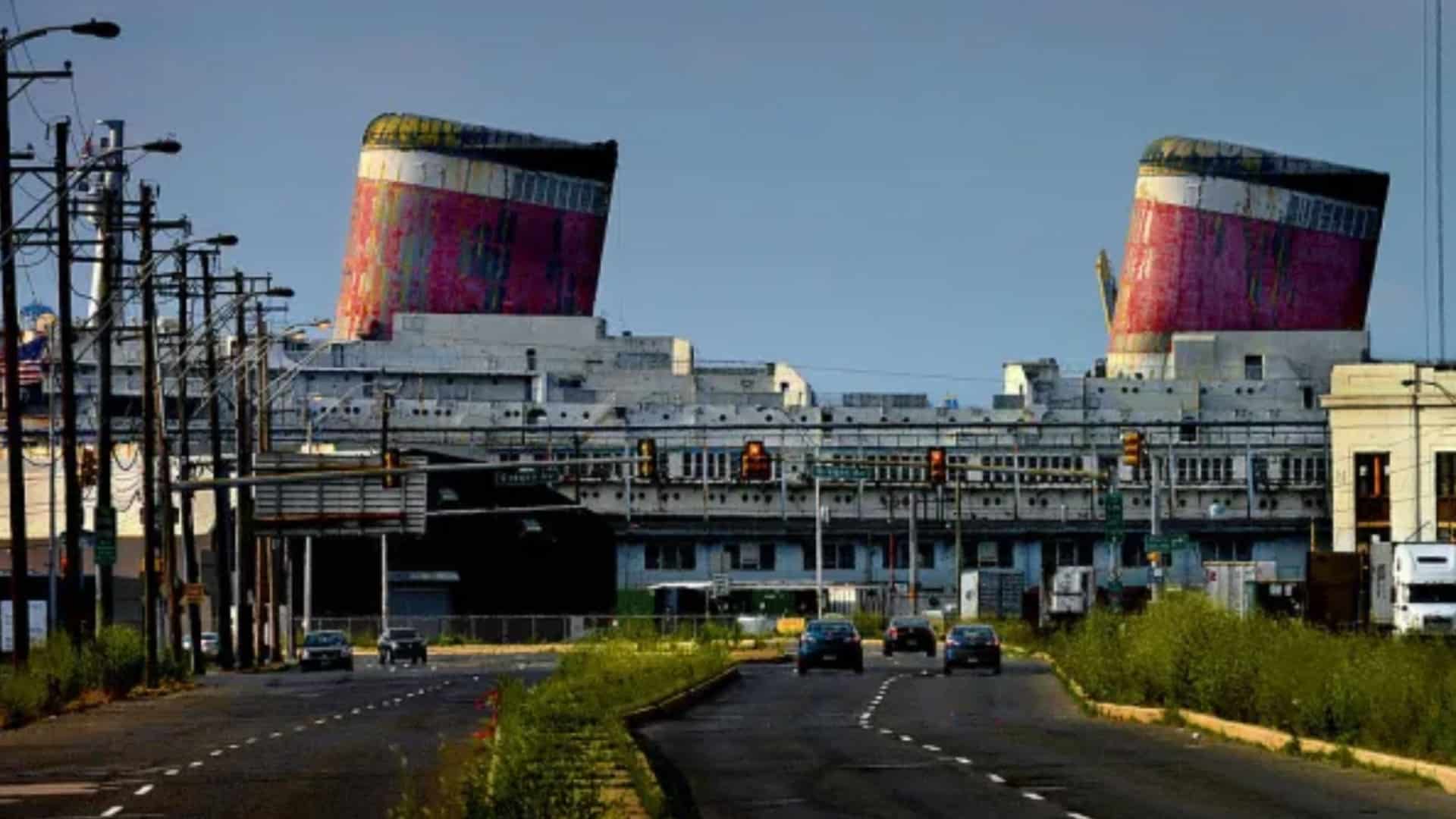 Abandoned cruise ship set to be SUNK in ambitious plan - if it doesn't smash