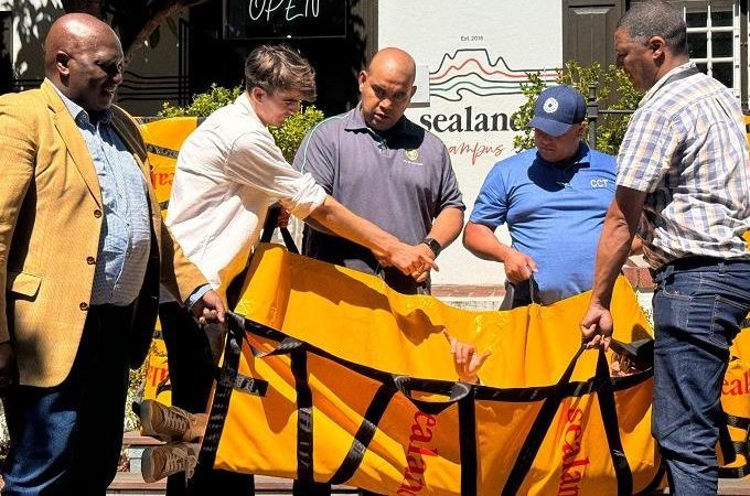 CoCT gets seal stretchers to improve marine mammal rescue efforts