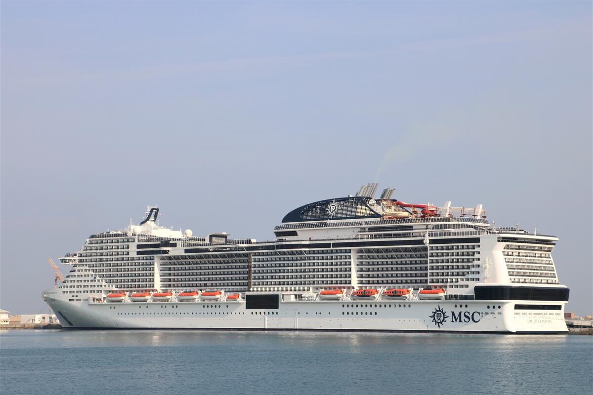 Cruise ship engine failure strands 4,000 passengers