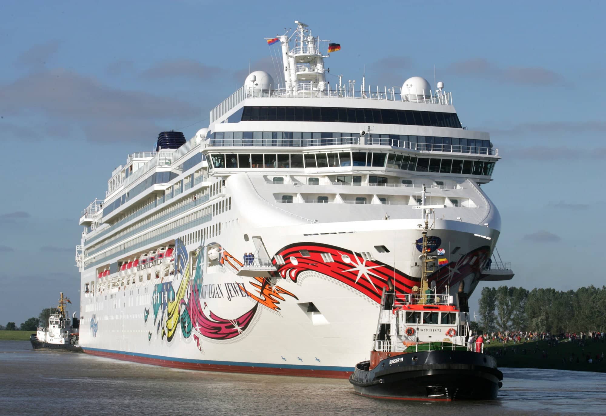 Passenger goes overboard on Norwegian Cruise Line voyage