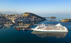 Cruise ships bring 1.9 million travelers in 11 months