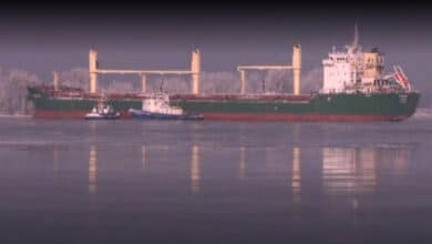 Lightering Requires to Free Bulker Stuck for a Week in St. Lawrence