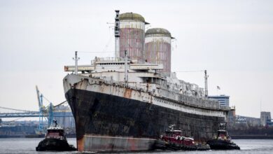 Legendary abandoned cruise ship SS United States left to rot for 30yrs makes