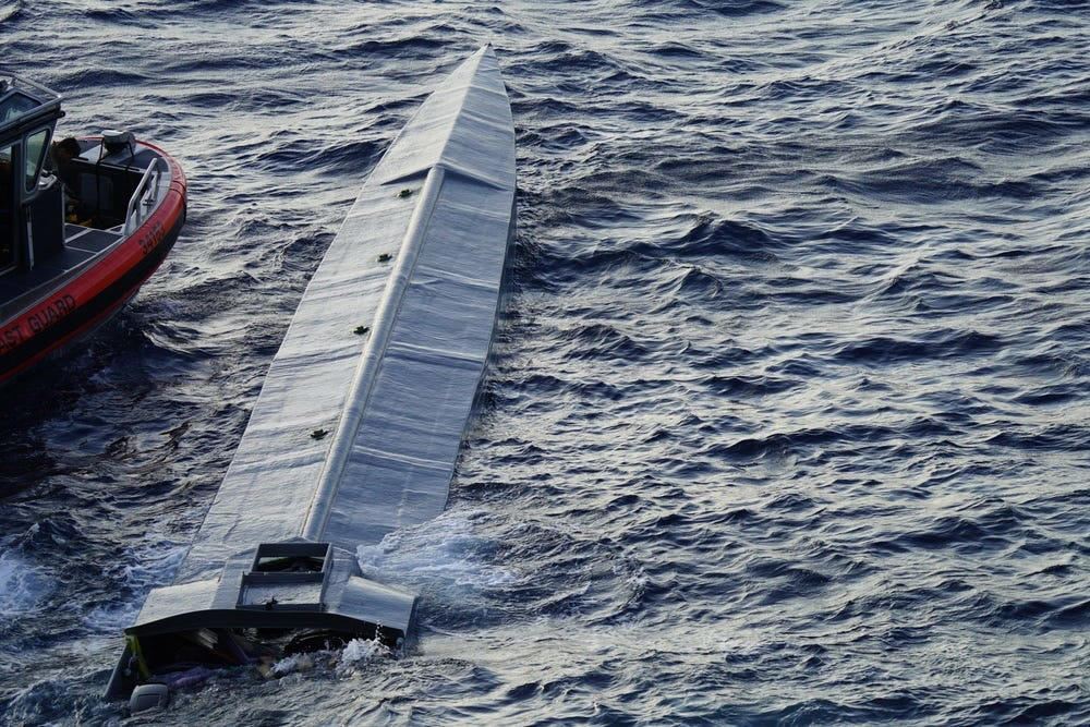 1,000-foot ship nearly strikes seawall under U.S. border