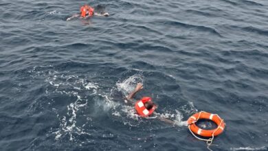 Rescuers search for missing Red Sea sailors – DW –