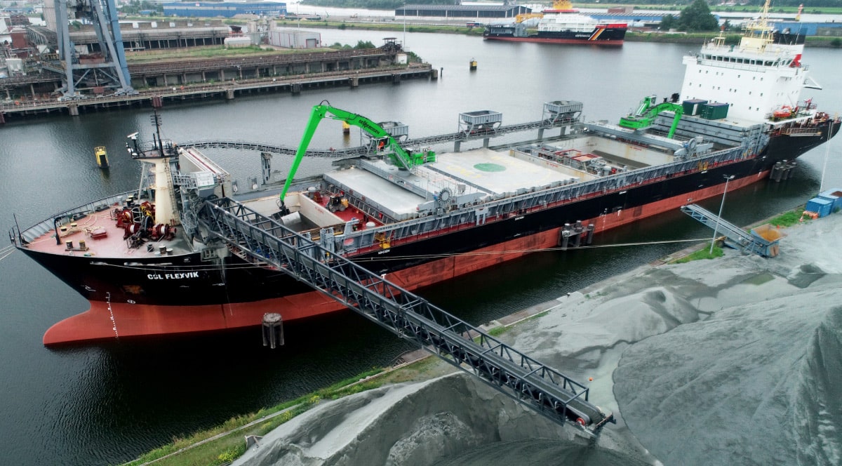 CSL unveils hybrid self-unloader for offshore projects in