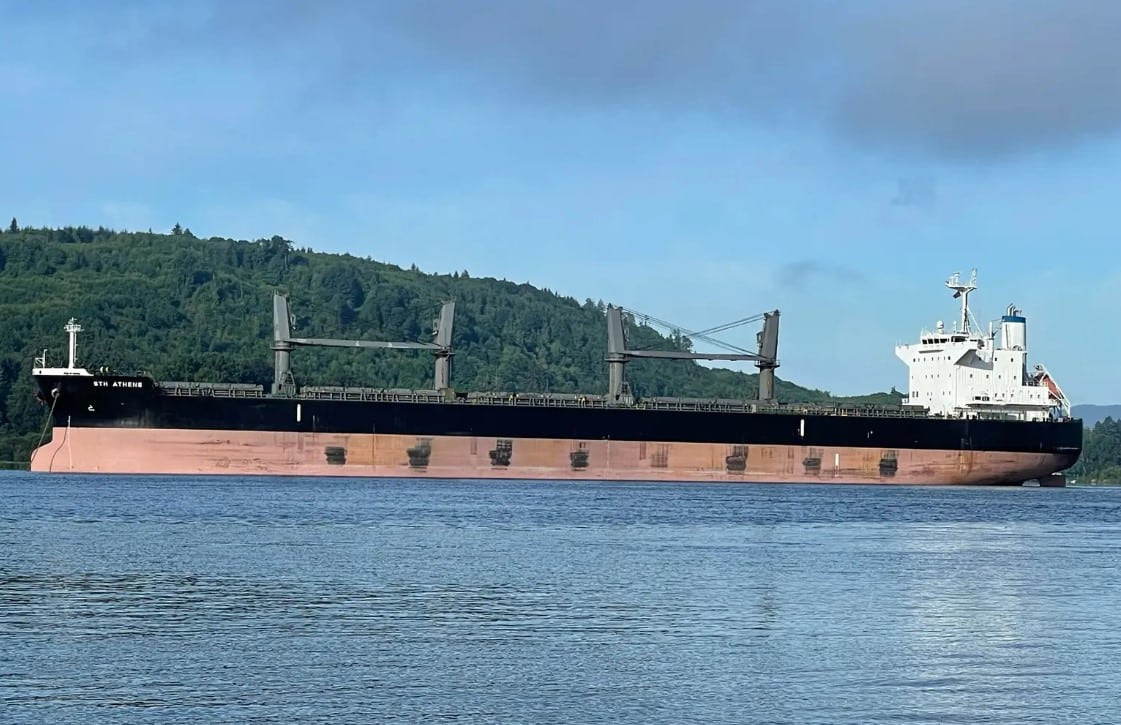 Diana Shipping re-fixes ultramax to Cargill at lower rate
