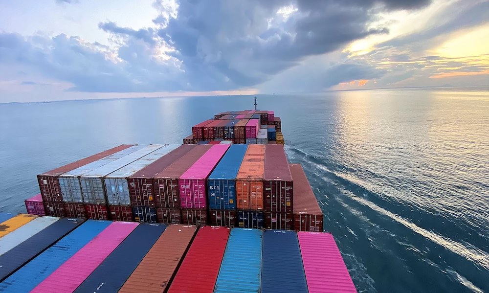 Eastern Pacific lines up feeder boxship series at Mawei