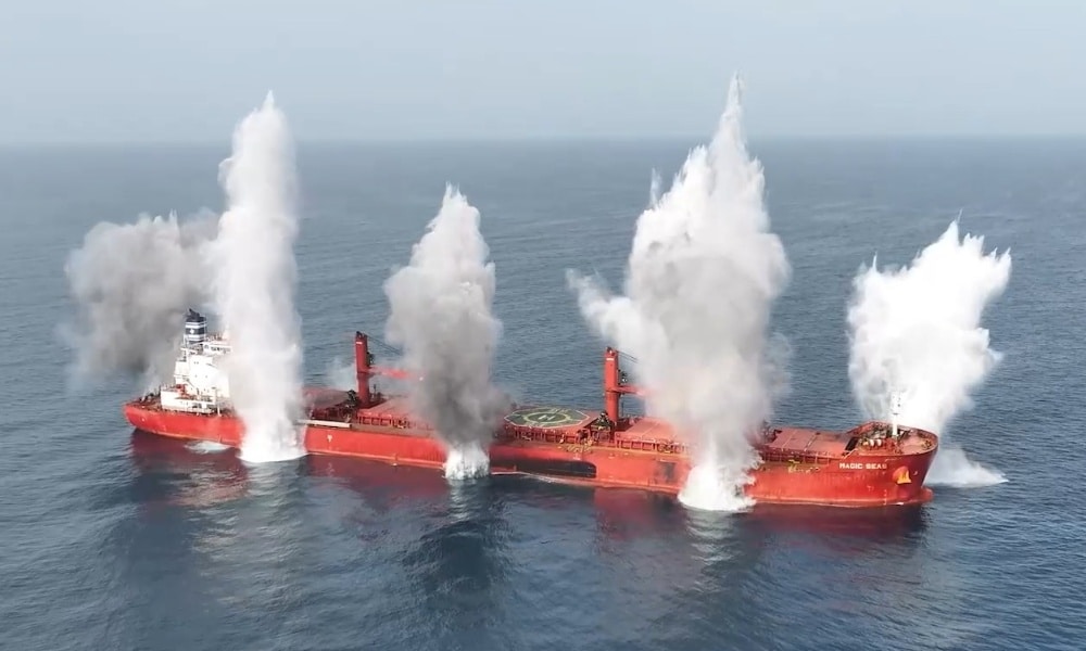 Houthis send threatening warnings to 64 shipowners