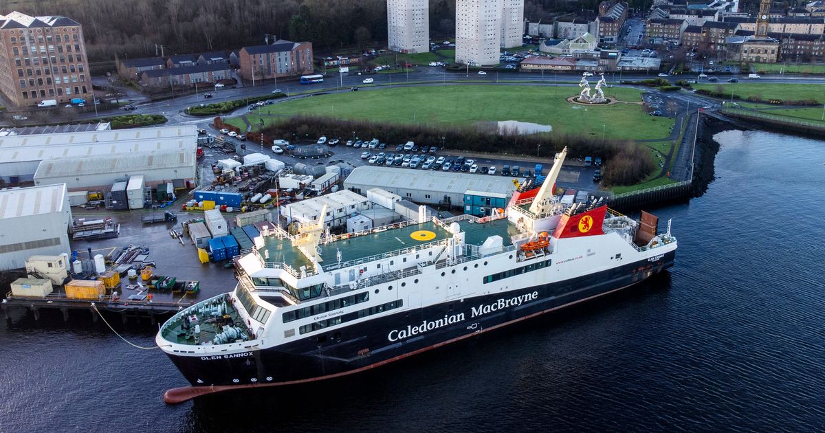 'Fight for Fergusons' John Swinney urged to award CalMac contract to Port