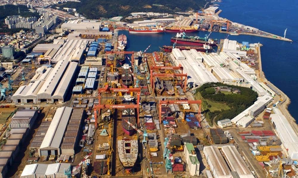 HD Hyundai union boss scales crane as wage talks collapse