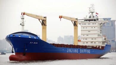Jinjiang Shipping in for up to four feeder newbuilds