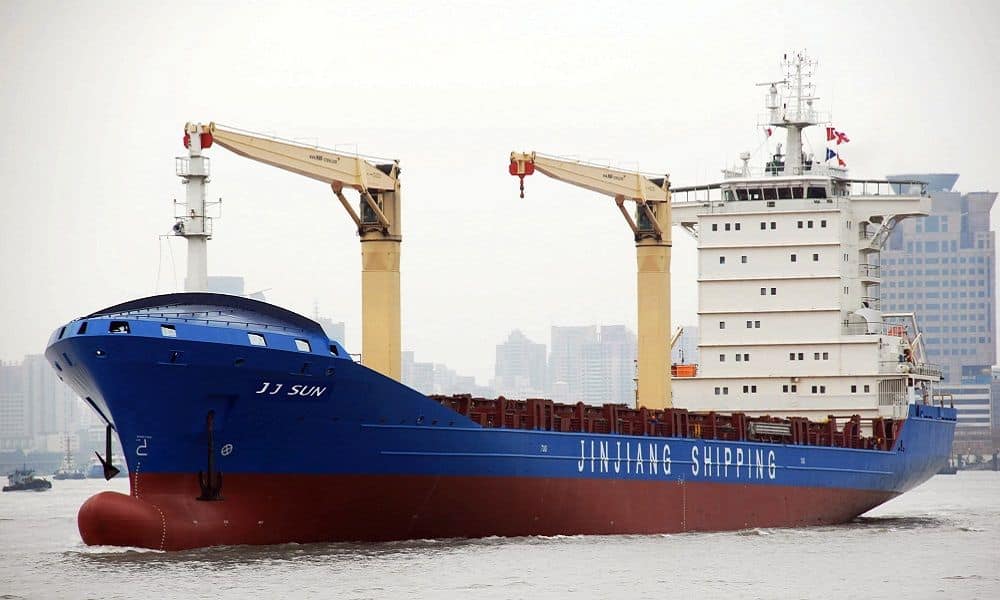 Jinjiang Shipping in for up to four feeder newbuilds