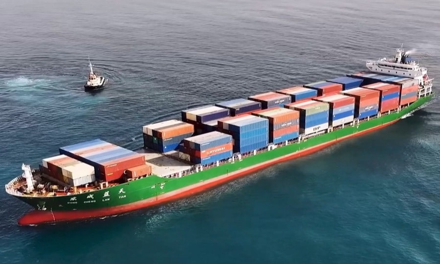 OVP Shipping pens debut boxship order