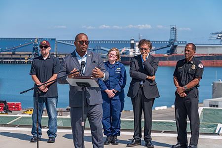 Recovery Begins of Fallen Containers at Port of Long Beach -
