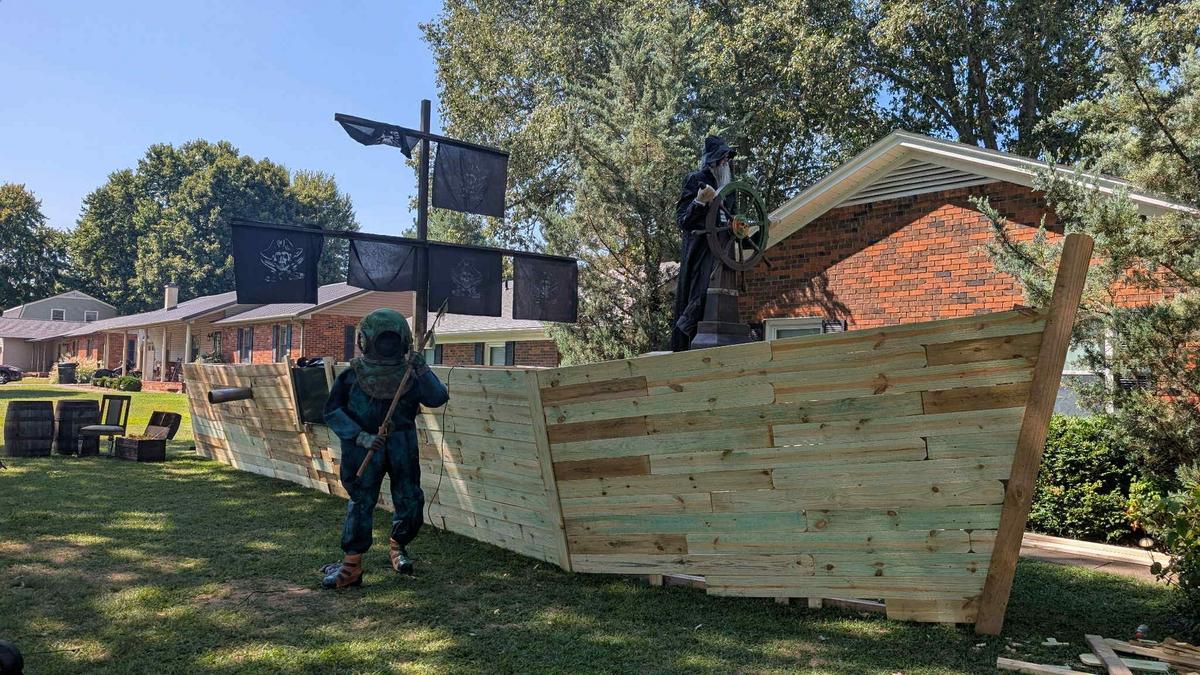 What To Expect From Owensboro's Haunted Pirate Ship Experience