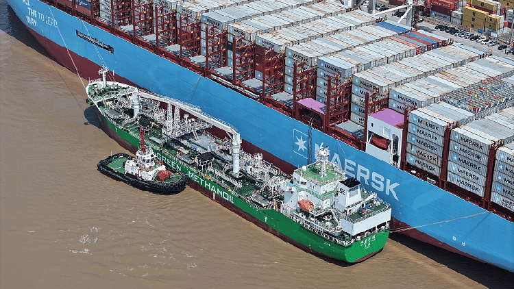 Yangtze River Sees First STS Methanol Bunkering Operation