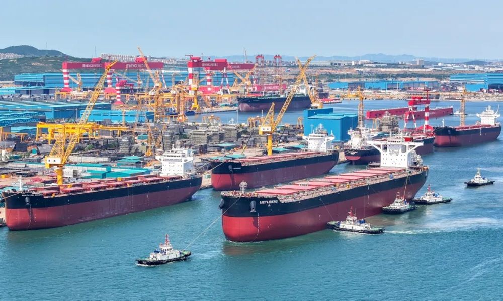 Efnav returns to newbuilds with six kamsarmaxes at China’s