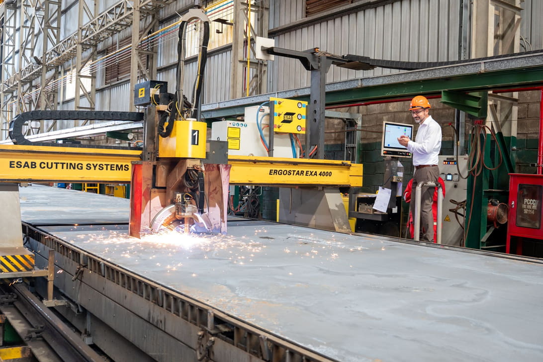 Vard starts building industry's 'first' energy construction vessel