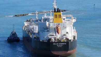 Somali pirates board tanker in deepwater attack