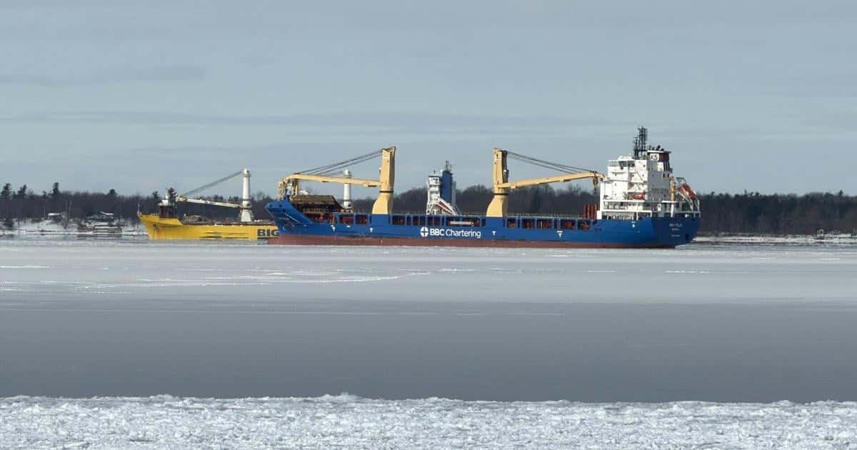 Ice complicates seasonal closing of St. Lawrence Seaway |