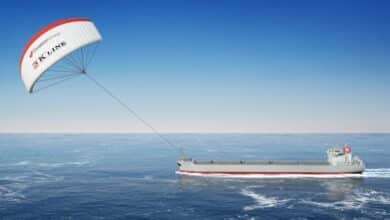 Trio shakes hands on LNG vessel South Korea’s shipbuilding giant is bringing to