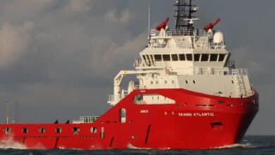 Akastor unit DDW Offshore offloads AHTS