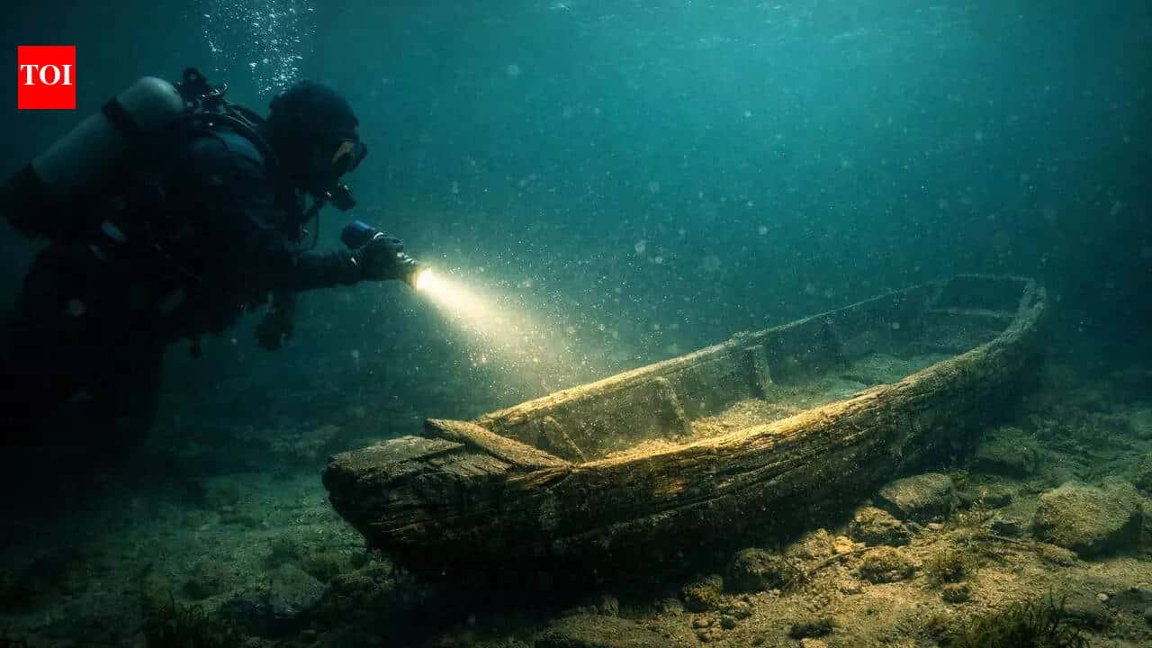 Ancient Boats Discovered in Wisconsin Lake Rewrite History