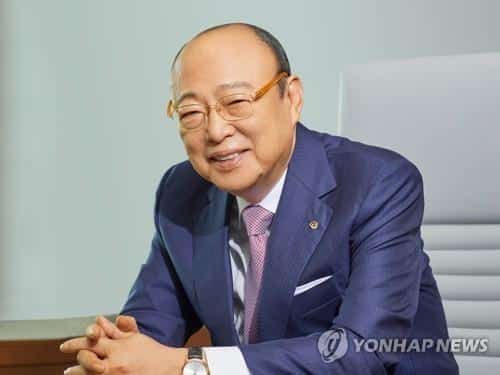 Hanwha Group chief calls for securing of future tech, shipbuilding cooperation
