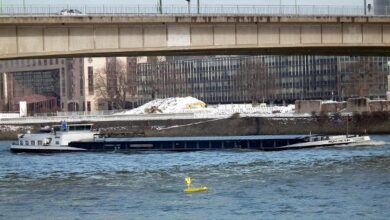 Cargo Ship Experiences Water Ingress in Andernach Harbour