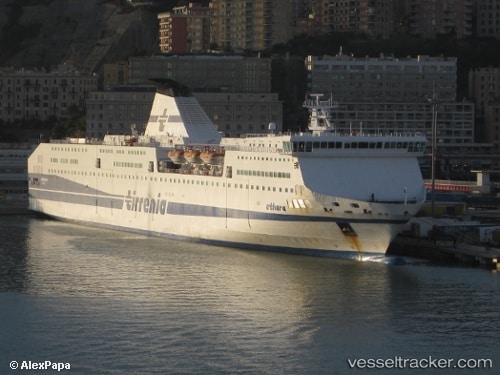 Ferry Breaks Free from Moorings Amid Strong Winds in Porto Torres
