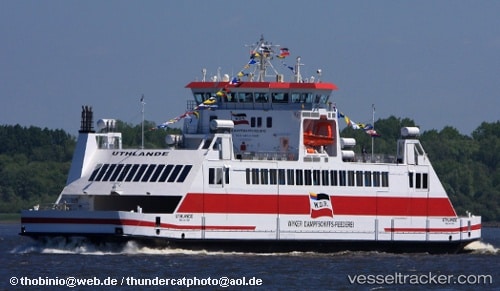 Ferry "Uthlande" Faces New Challenges with Oil Leak