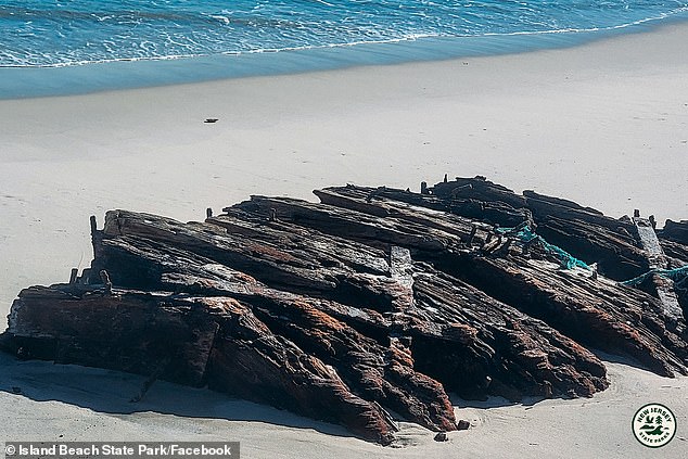 Ghost ship wreck emerges off the coast of popular beach