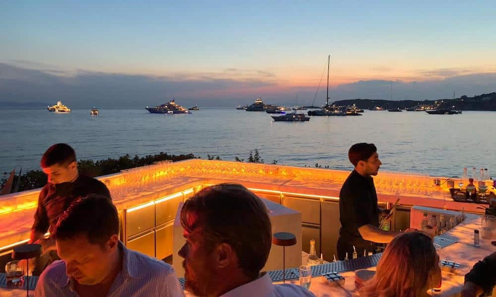 Posidonia turns into a month-long shipping marathon