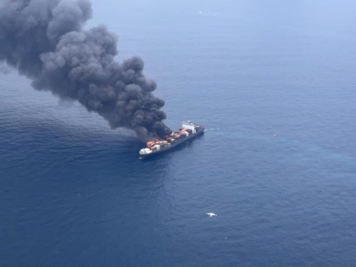 Tragic Engine Room Fire Claims Lives on Singapore-Registered Bulk Carrier