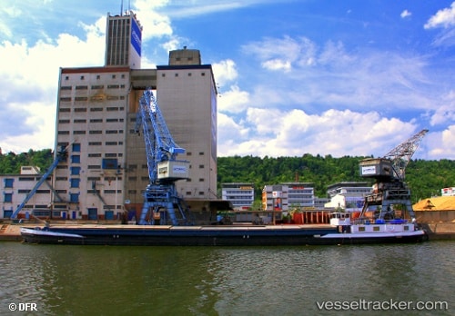 Barge in Distress: Water Ingress Incident in IJmuiden