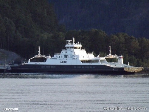 Ferry 'Lote' Grounds at Skarberget, All Passengers Safe