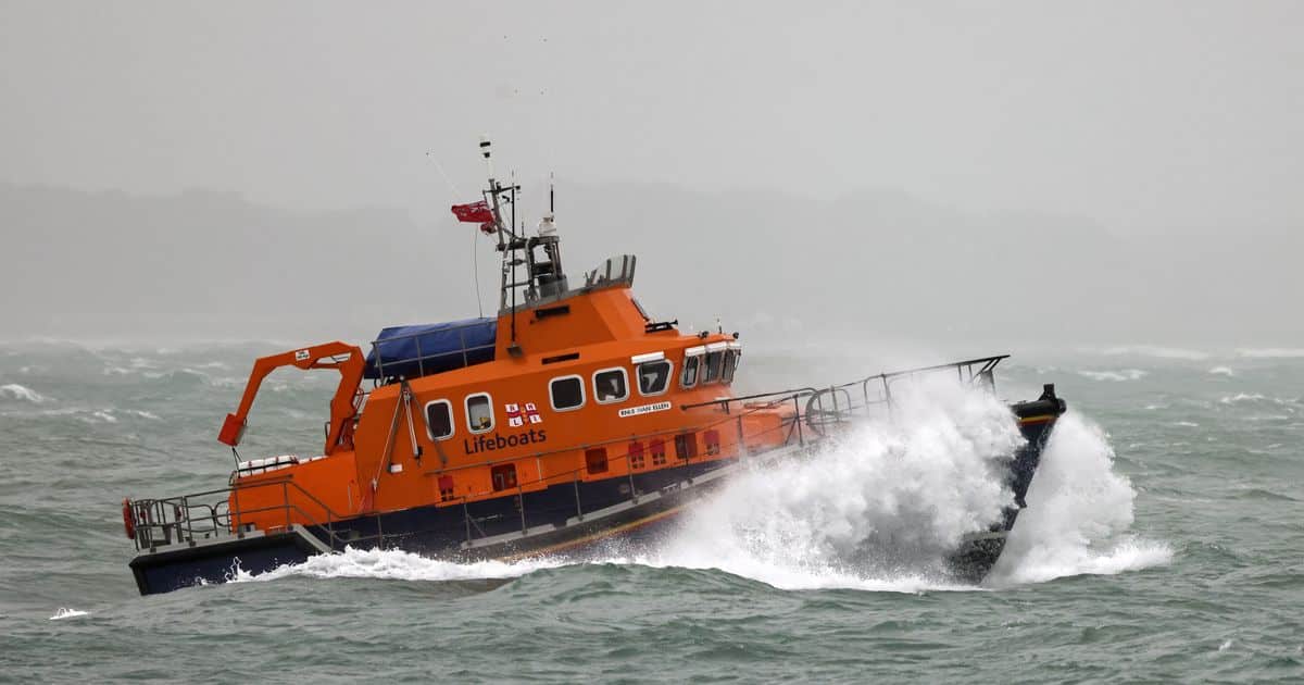 Lengthy rescue mission after fishing boat stranded at sea