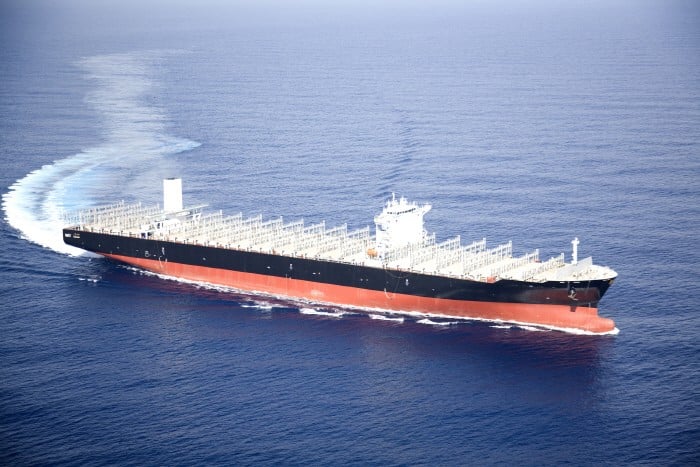 HJ wins two more container ship orders