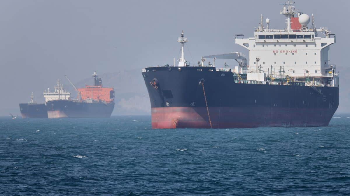 Donald Trump urges ally to step in after its ship explodes