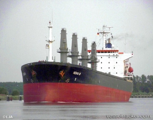 Engine Failure Causes Traffic Disruption in Istanbul Strait