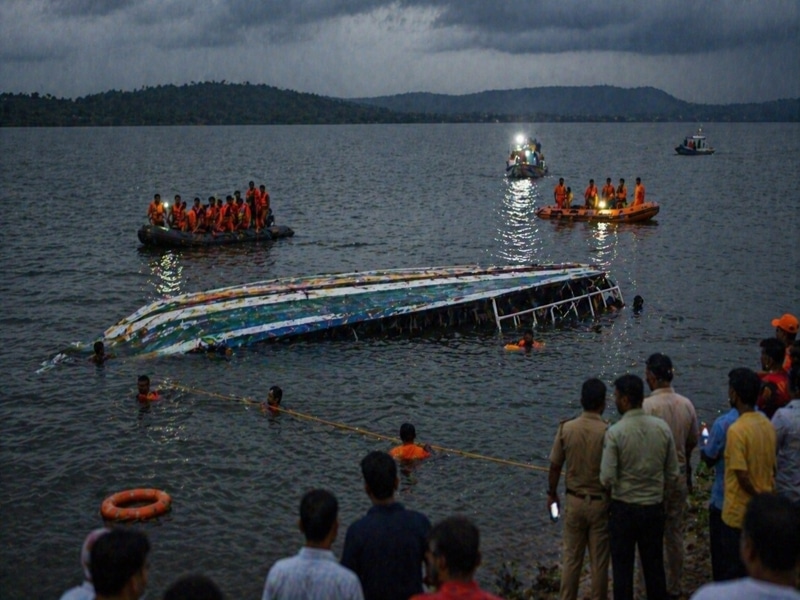 Tragedy Strikes as Tourist Boat Capsizes in Madhya Pradesh