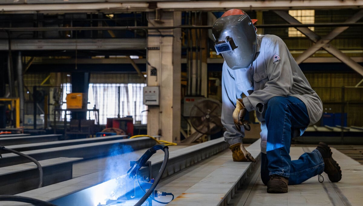 Hd Hyundai brings welding automation to Huntington Ingalls shipyard in