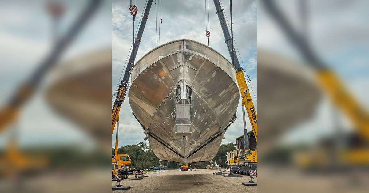 HII And Breaux Brothers Complete ROMULUS 151 Hull Flip Advancing USV Production